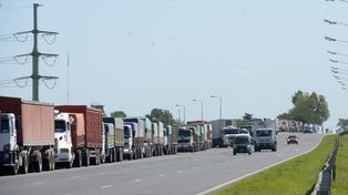 El aumento mencionado terminará afectando sensiblemente los costos de los transportistas de carga, advirtieron.
