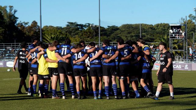 Universitario se abrazó a la victoria en el hipódromo ante Gimnasia y bajó al que llegaba como líder del Regional del Litoral.