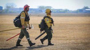 El comando instalado en Alvear (Santa Fe), informó que el incendio avistado este lunes se encuentra controlado. El foco se encontraba al este de Puerto Gaboto y actualmente está sin actividad. No obstante, se mantiene la guardia en zona, así como la comunicación con residentes de islas, comisarías de la zona y Prefectura de Rosario.
