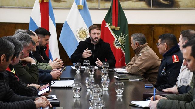 En la jornada del martes el intendente Francisco Azcué encabezó al reunión del Comité de Emergencia (COE) para coordinar las acciones.