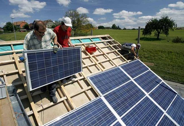 La instalación de equipos y la aparición de fabricantes y distribuidores