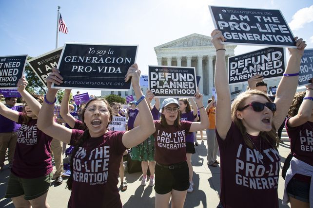 Manifestación del sector provida en Washington ante la Corte Suprema.