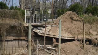 Se derrumbó el espigón Maciel en zona norte y quedó casi destruido
