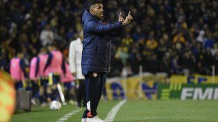 Carlos Tevez vino hace poco al Gigante como técnico de Independiente. El Gigante lo tomó con indiferencia.