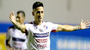 Juani Vieyra recorrió diversos países y pasó por distintos clubes tras su debut en la primera de Newells con Martino como DT.&nbsp;