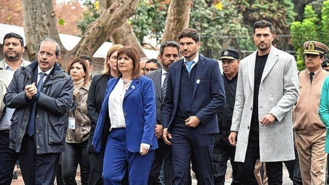 Patricia Bullrich recorrió Rosario junto al gobernador Maximiliano Pullaro.&nbsp;