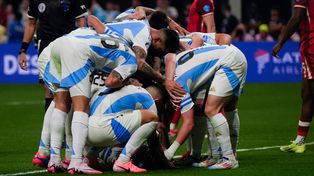 El festejo de Argentina en el primer gol de Julián Alvarez. Buen debut en la Copa América.