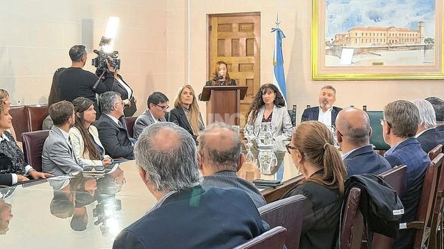 Compromiso social. Propuso crear un fondo permanente de becas para docentes universitarios y ser el primer aportante.