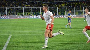 Guido Carrillo festeja su gol ante Boca.