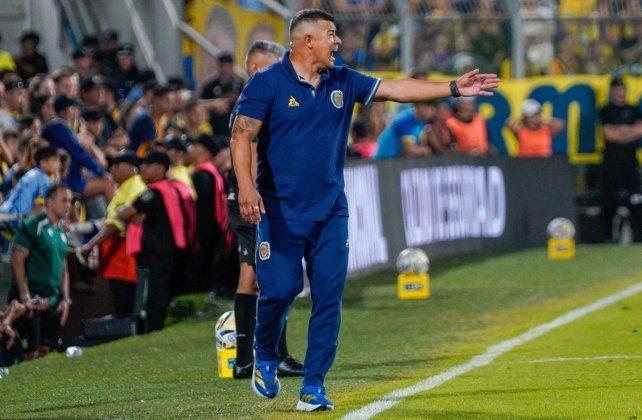 Almirón analizó durante toda la semana y finalmente confirmó los once de Central para el clásico.