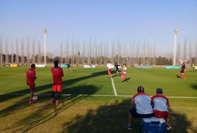El Sabalero ganó un amistoso en la previa al Clásico frente a Atlético de Paraná