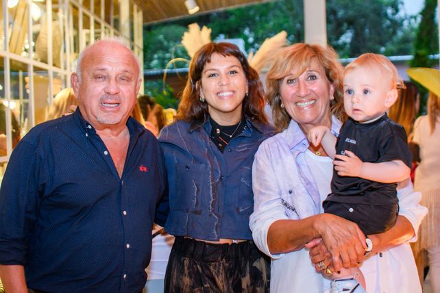 Mario, Juli y Eugenia Litmanovich.