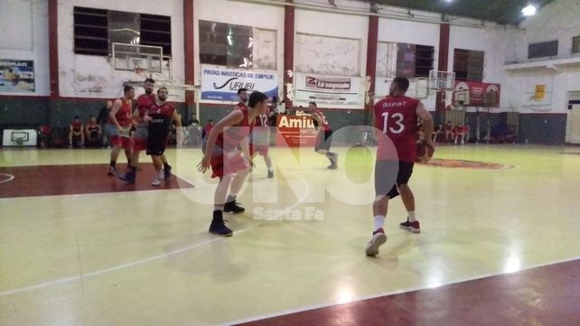 Rivadavia A trabajó mucho para batir a Colón y se aleja en la cima del Oficial