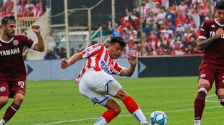 Unión tiene a uno de los que más remata al arco en la Superliga