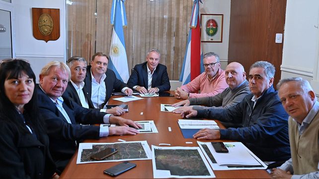 Inicia la descentralización de Vialidad. Firman convenio los municipios de Crespo