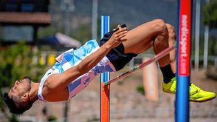 El oriundo de Paso de Los Libres, Carlos Layoy, competirá en salto en alto en Oregón.