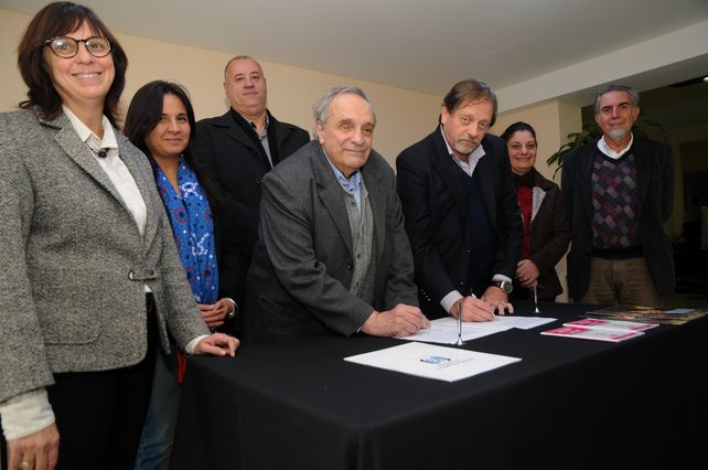 Legalizar. El titular del Consejo de Evaluación de la SAP recordó que “existe una ley de revalidación profesional obligatoria que tiene 30 años