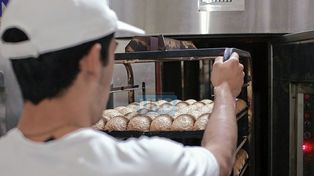Panaderos: festejan su día haciendo el alimento más popular