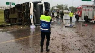 Cuatro muertos y al menos 30 heridos al volcar un ómnibus en la provincia de Entre Ríos