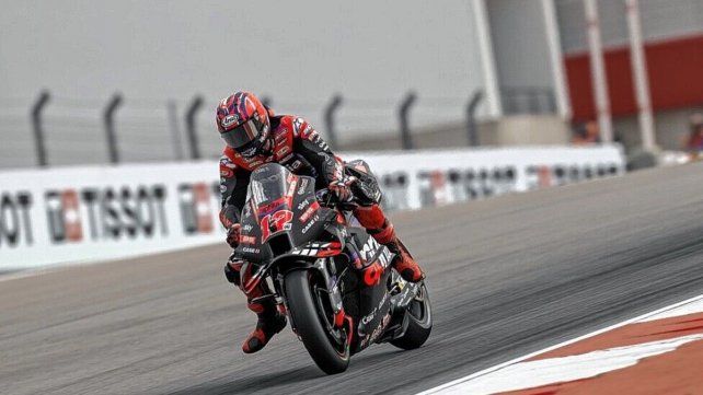 El piloto español festejó en el sprint sabatino en el velóz circuito portugués.