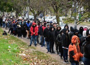 En dos años aumentó un 40 % la cantidad de personas que buscan trabajo en el Gran Rosario