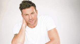El cantante Axel fue denunciado por una joven por abuso sexual simple