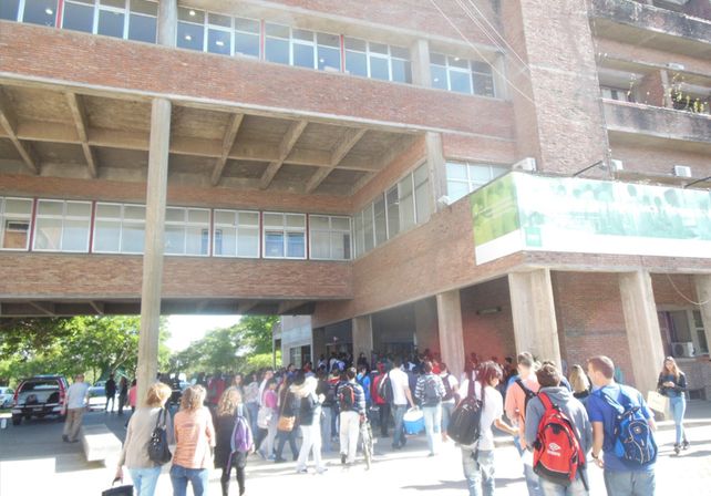 Simulacro de evacuación que se realizó en la UNL.