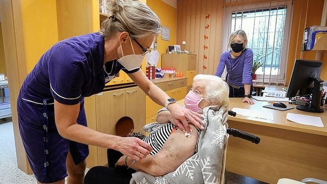 En Austria toda la ciudadanía vuelve al confinamiento y habrá vacunación obligatoria