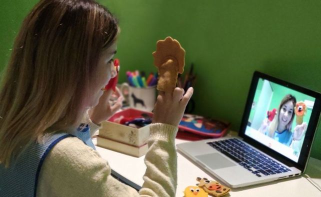 Los chicos rápidamente se acostumbraron a comunicarse a través de los dispositivos electrónicos.