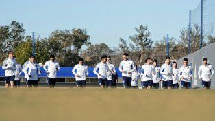 Almirón probó con Barco de volante en Boca