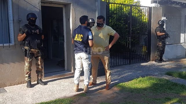 Los allanamientos llevados adelante en Guadalupe Residencial tras el violento asalto en Sargento Cabral.&nbsp;