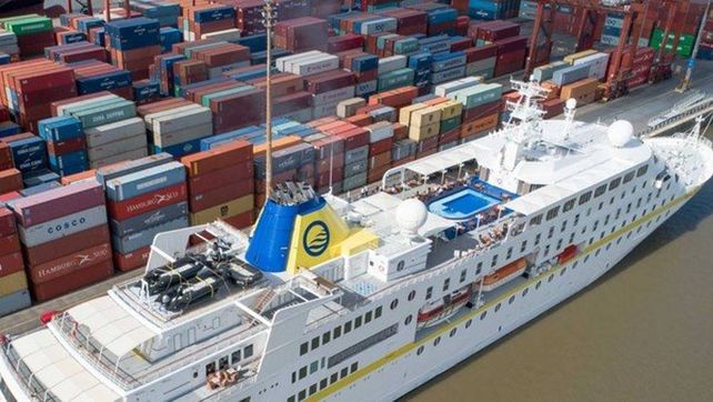 El crucero Hamburg estuvo amarrado en el puerto de Buenos Aires