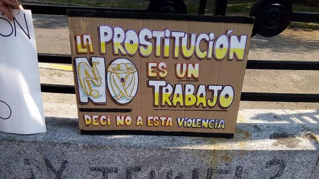 Mujeres por la abolición de la prostitución impulsan una campaña de firmas por la aprobación de la Ley de Inclusión Laboral de Víctimas