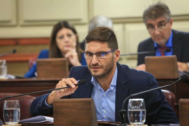 El gobernador electo aclara que el debate no es por nombres sino por la eficiencia del Estado santafesino.