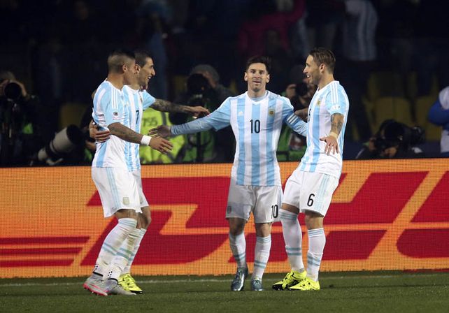 Argentina se metió en la final de la Copa con una victoria aplastante ante Paraguay