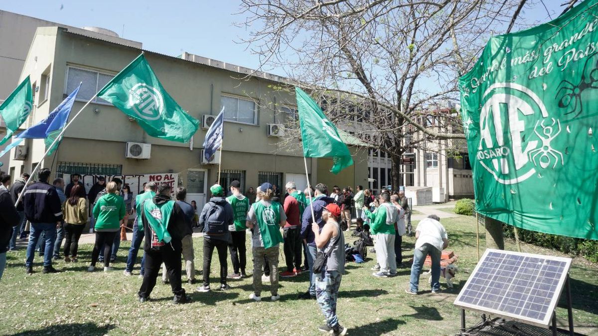 Trabajadores del Conicet protestan contra el ajuste en todo el país