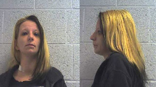 Publicó una selfie de su panza: al ver la foto, la policía la arrestó