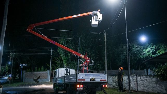 La Municipalidad avanza en la modernización del sistema de alumbrado público con el programa 100% LED.&nbsp;