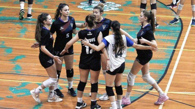 Las chicas de Santa Fe terminaron primeras en su zona y jugarán la ronda campeonato.