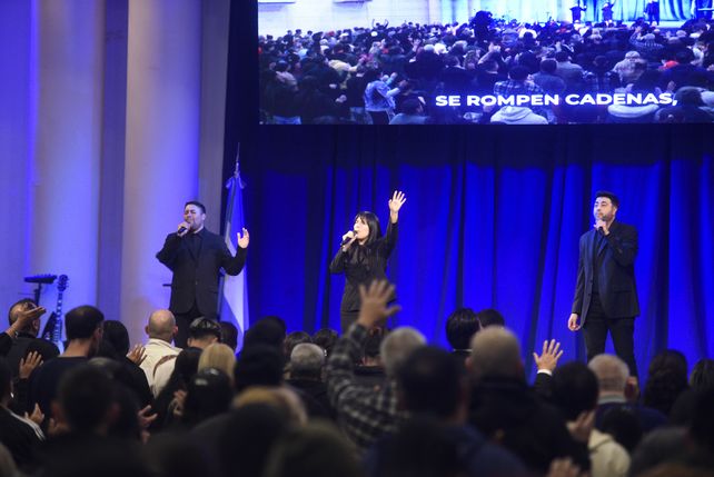 Aseguran que&nbsp;el avance del evangelismo comienza en la década del 90 y se debe a que “tienen un vínculo más próximo