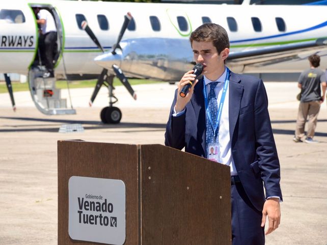 El intendente de Venado Tuerto calificó a la nueva conexión aérea como una oportunidad para el desarrollo