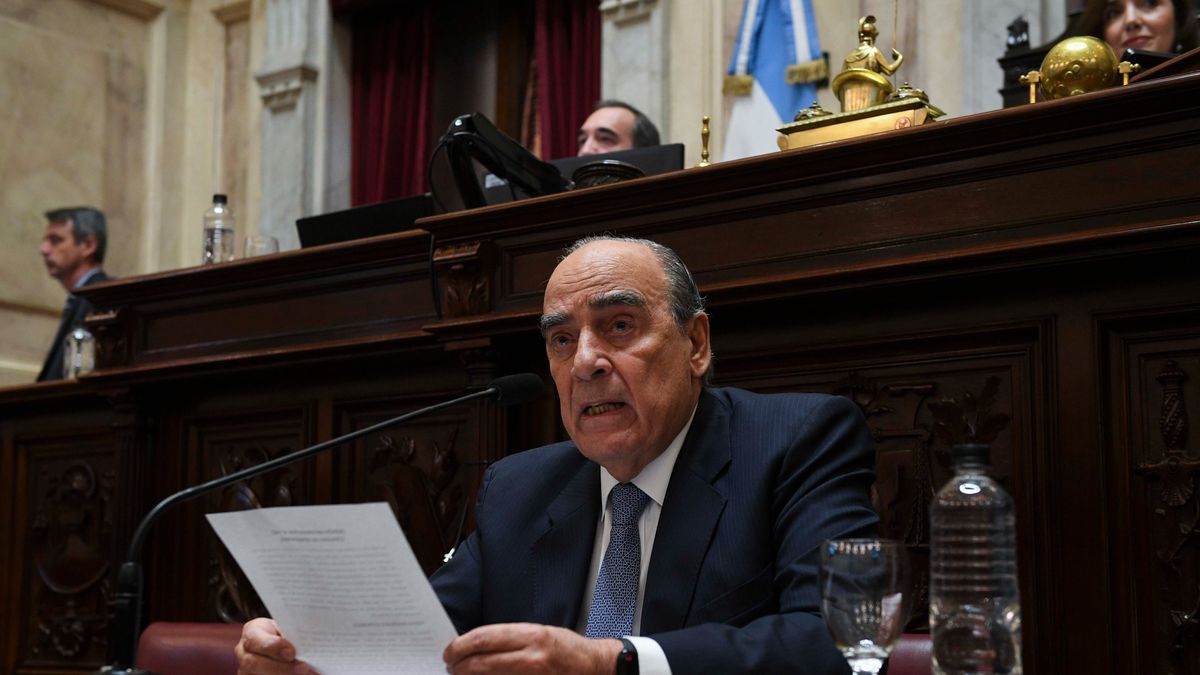 Francos se retiró del Senado porque lo llamaron mentiroso thumbnail