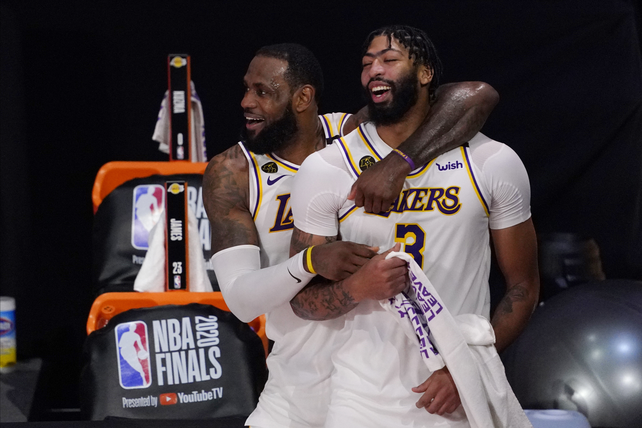 Los Lakers alcanzaron a Boston en títulos en la NBA
