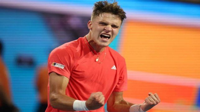 &nbsp;Jakub Mensik logró el primer título de su carrera.