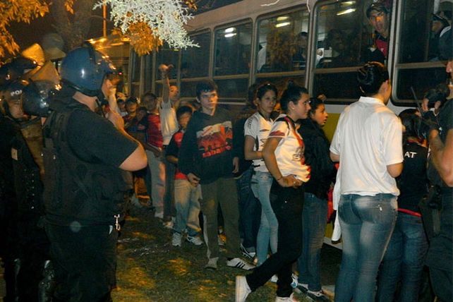 Definieron como positivo el plan de seguridad previo al partido de Colón