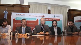 Los homosexuales ahora pueden donar sangre, anunció el gobierno nacional