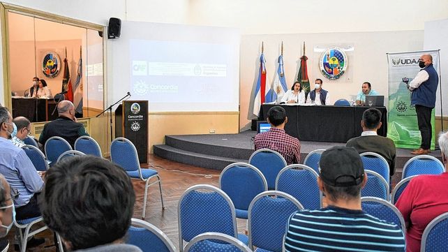 El programa se desarrollará por paneles y los asistentes podrán realizar consultas e interactuar con los mismos.