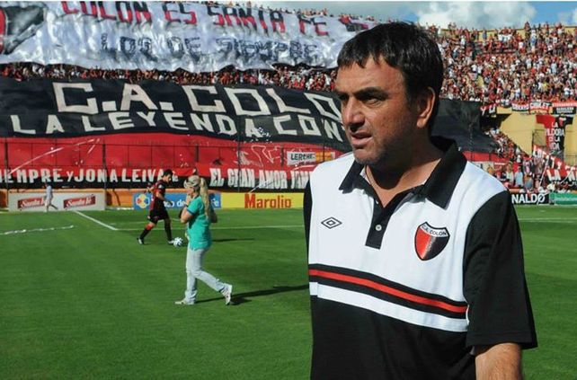 Osella dirigió a Colón de Santa Fe en 2014.