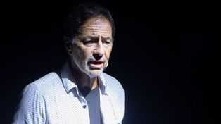 Martín Seefeld protagoniza Holter, no es sólo el corazón, una obra que propone conectar con las emociones vitales