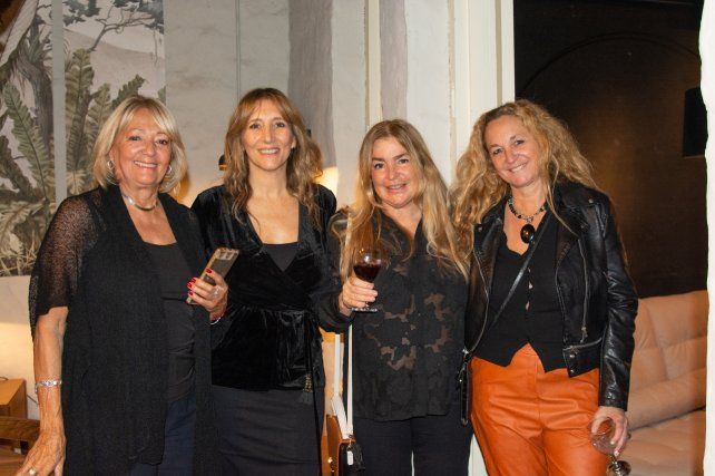 Marta Togliani, Nerina Pizzarotti, Zunilda Milano y Silvana Cassaro